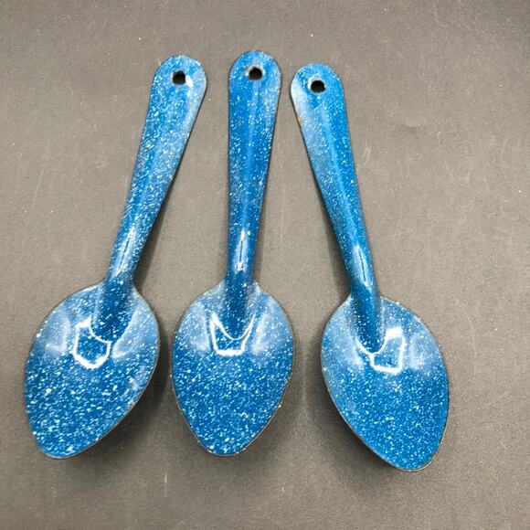 Vintage Blue Speckled Enamelware Camping Set - Pot with Lid Bowls Plates Spoons - Picture 9 of 11